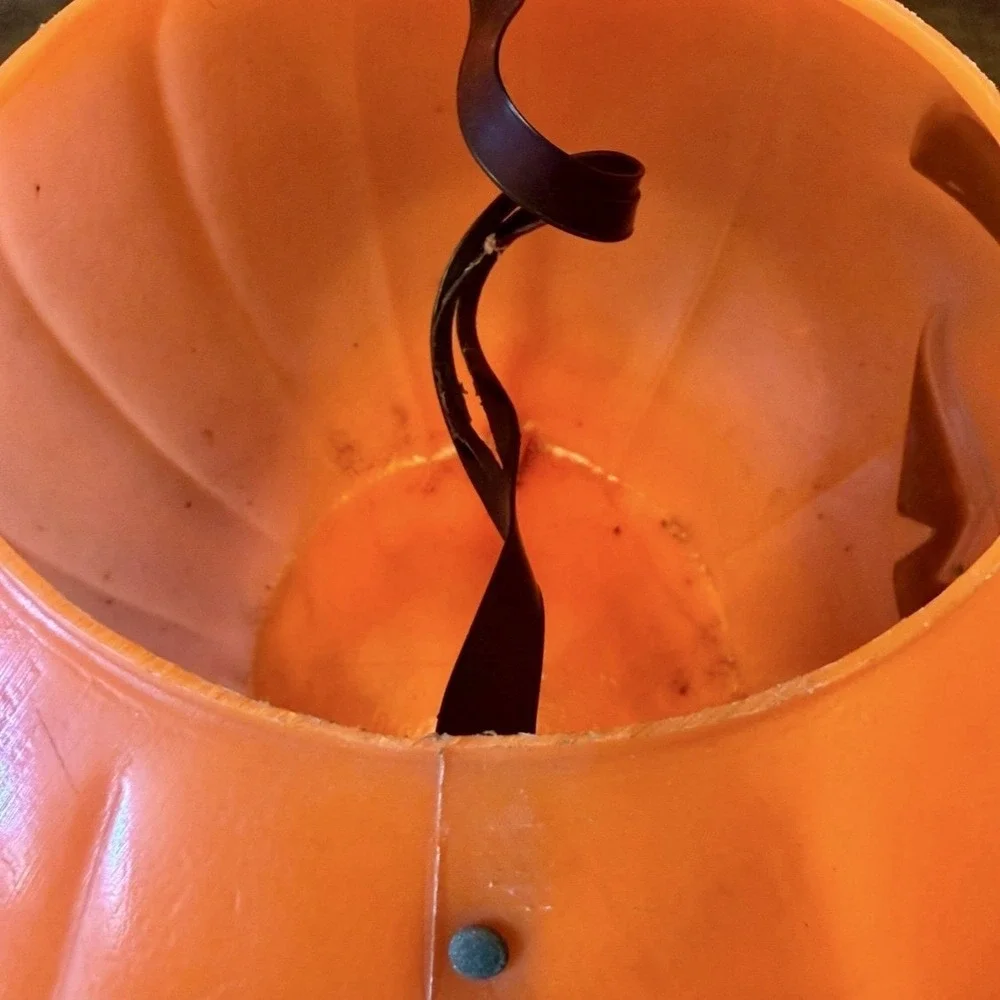 VTG 80s Halloween Trick Or Treat Jack-O-Lantern Blow Mold Pumpkin Candy Bucket